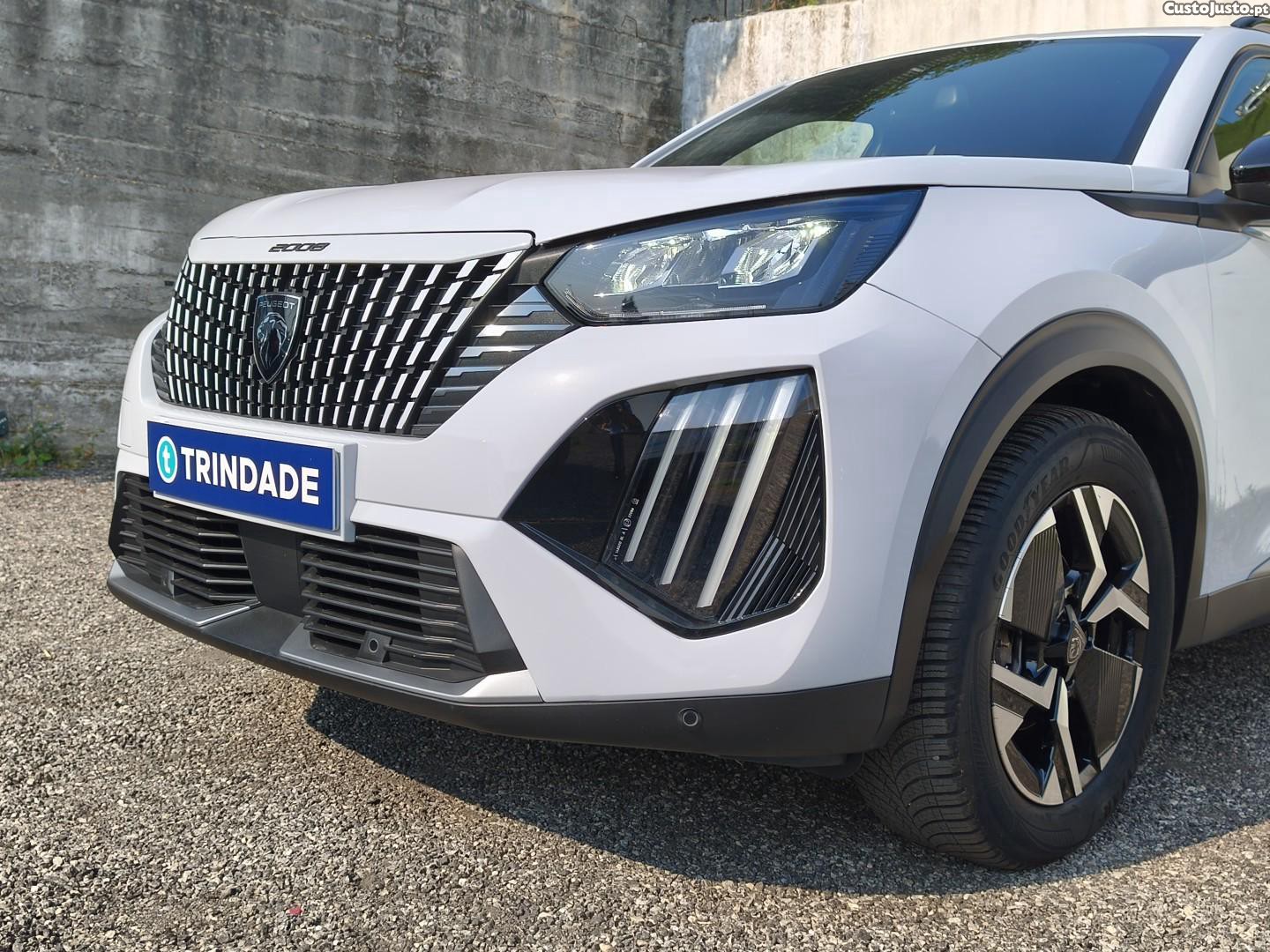 Peugeot 2008 TURBO 100 Allure — fotografia 13