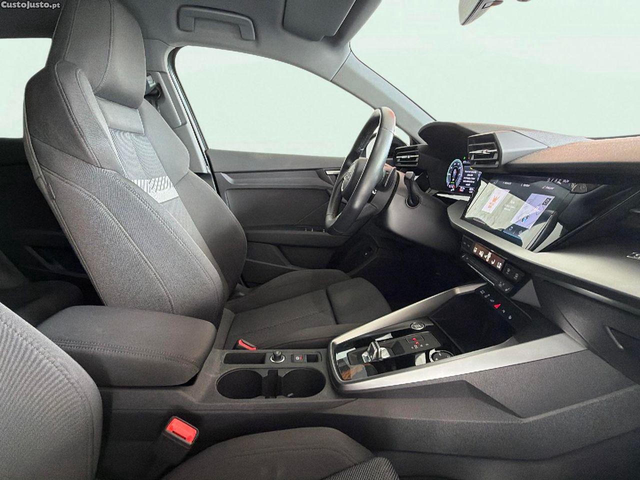 Audi A3 Sportback 45 TFSIe S line — fotografia 9