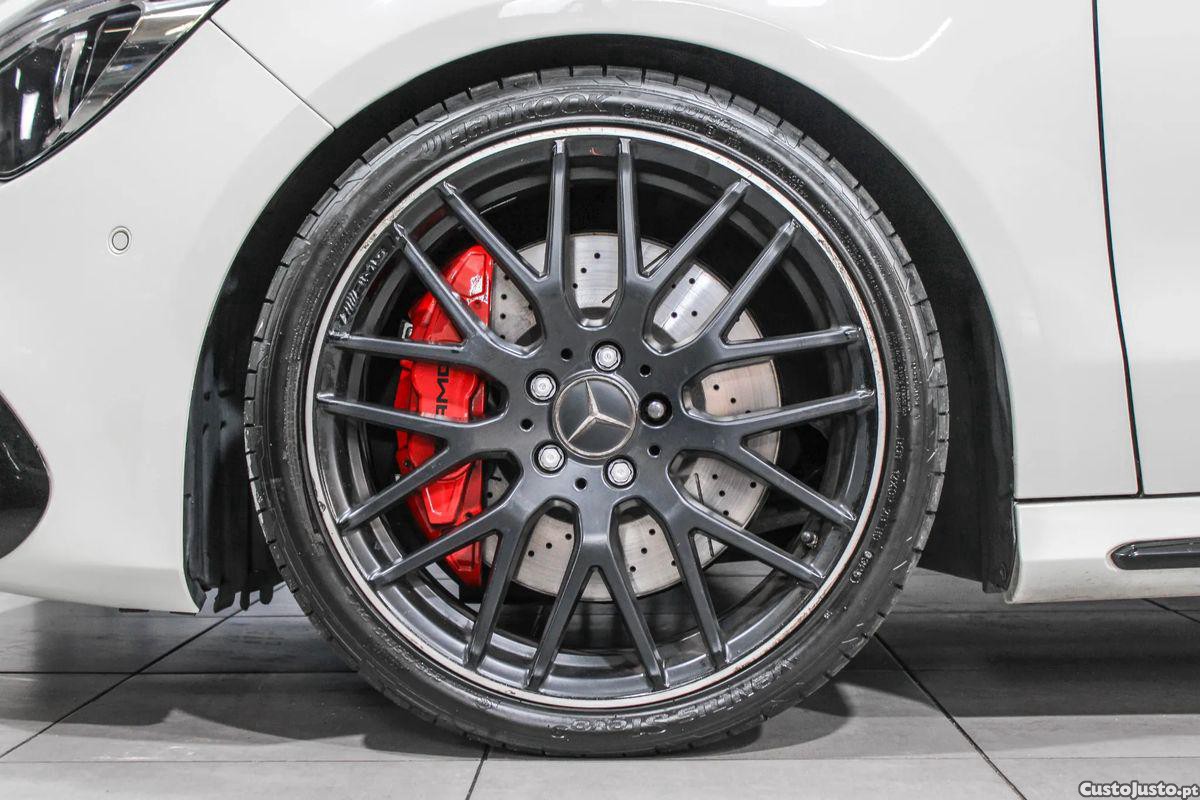 Mercedes-Benz CLA 45 AMG Shooting Brake 4-Matic — fotografia 13