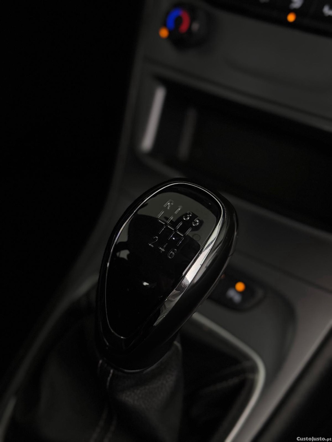 Opel Astra Sports Tourer 1.2 T Edition — fotografia 5
