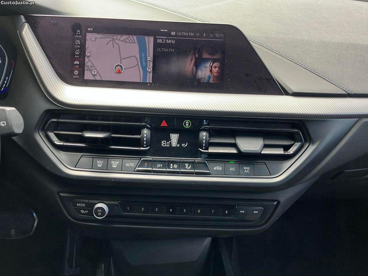 BMW 116 d Pack Desportivo M Auto — fotografia 6