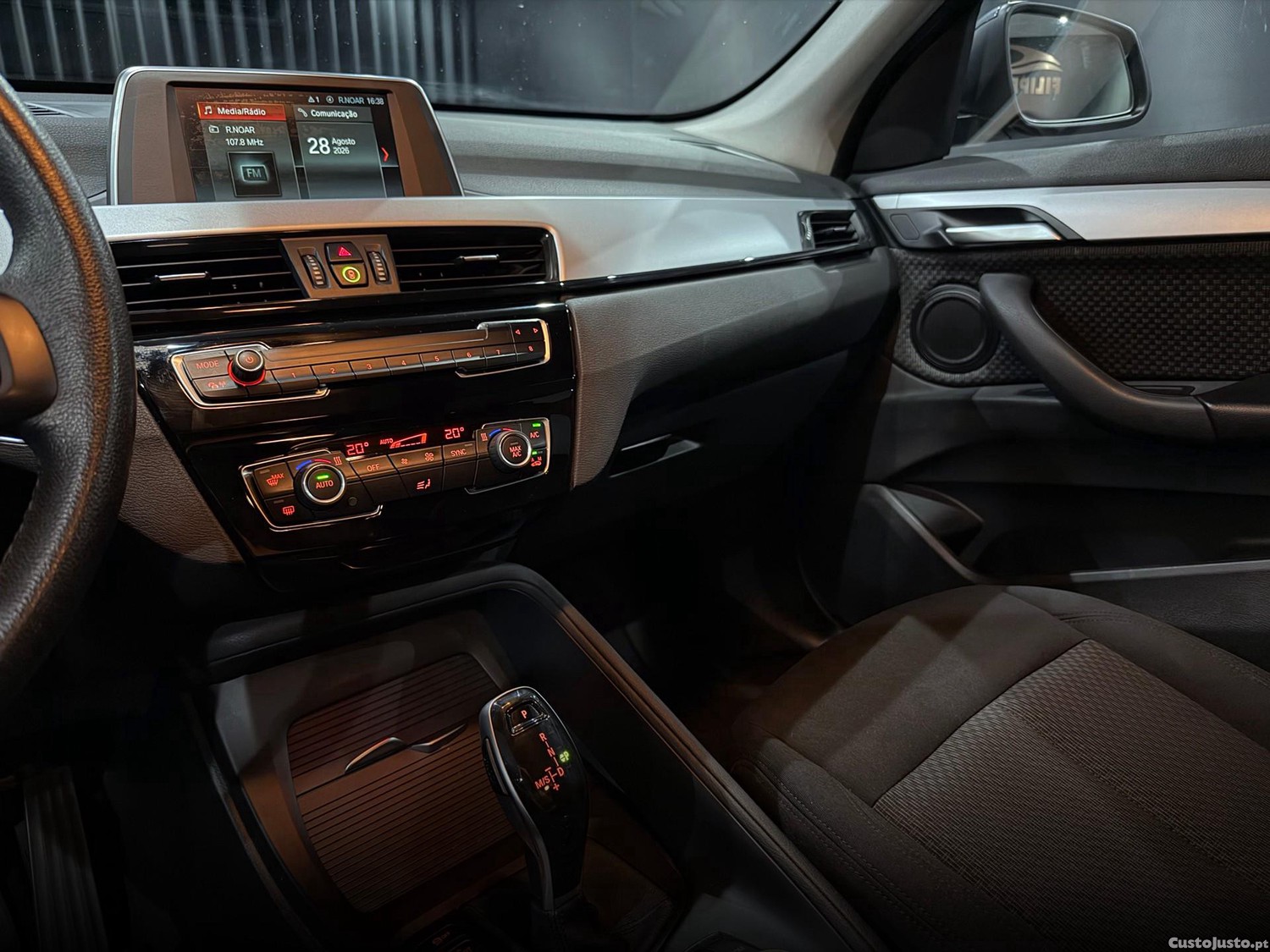 BMW X1 16 d sDrive Auto — fotografia 9