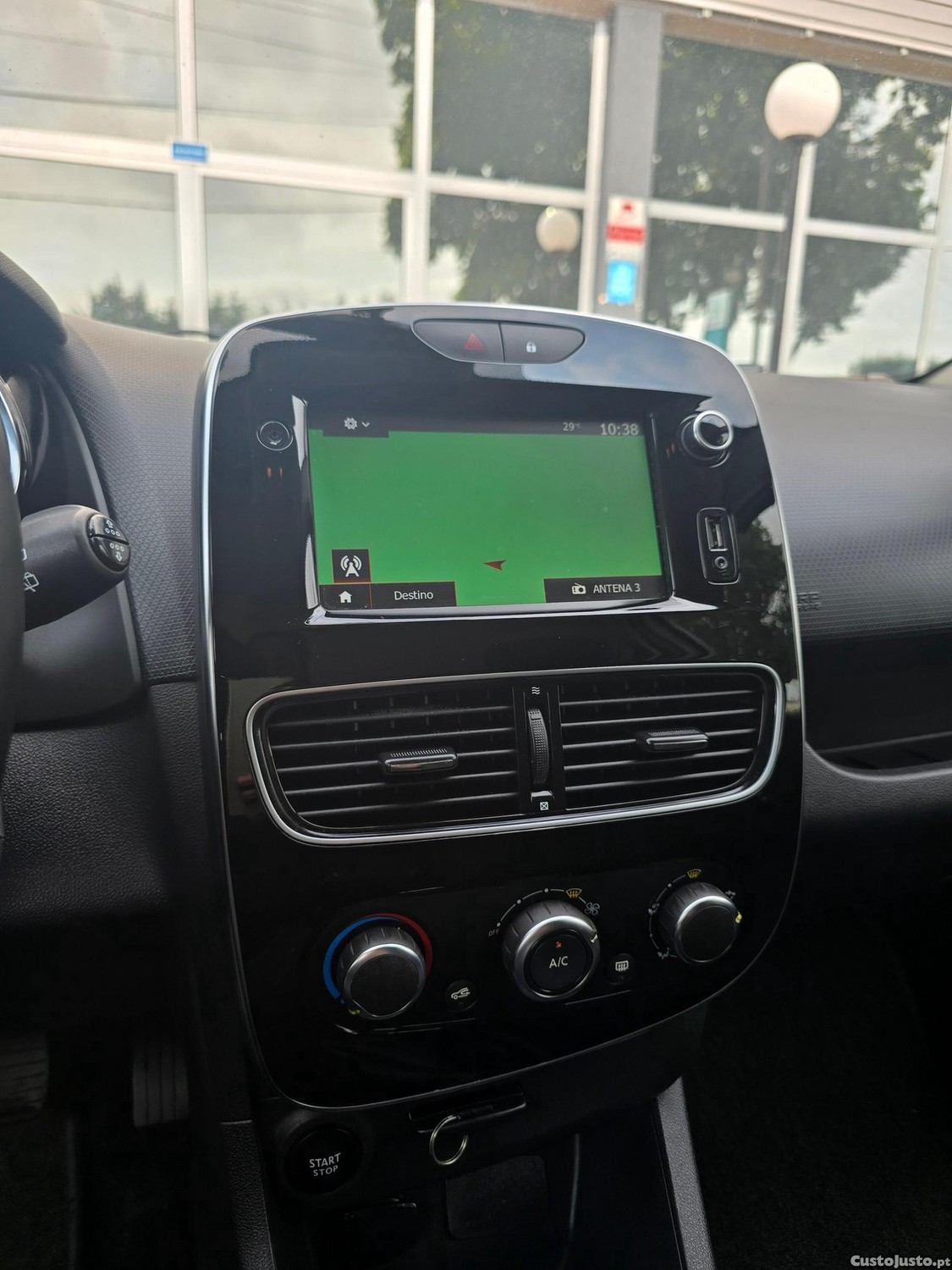 Renault Clio 1.5 dCi Limited Edition — fotografia 13