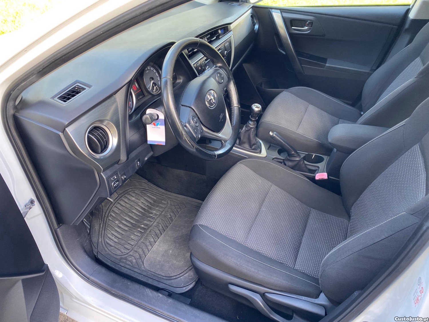 Toyota Auris 1.4 d4d 90 cv — fotografia 5