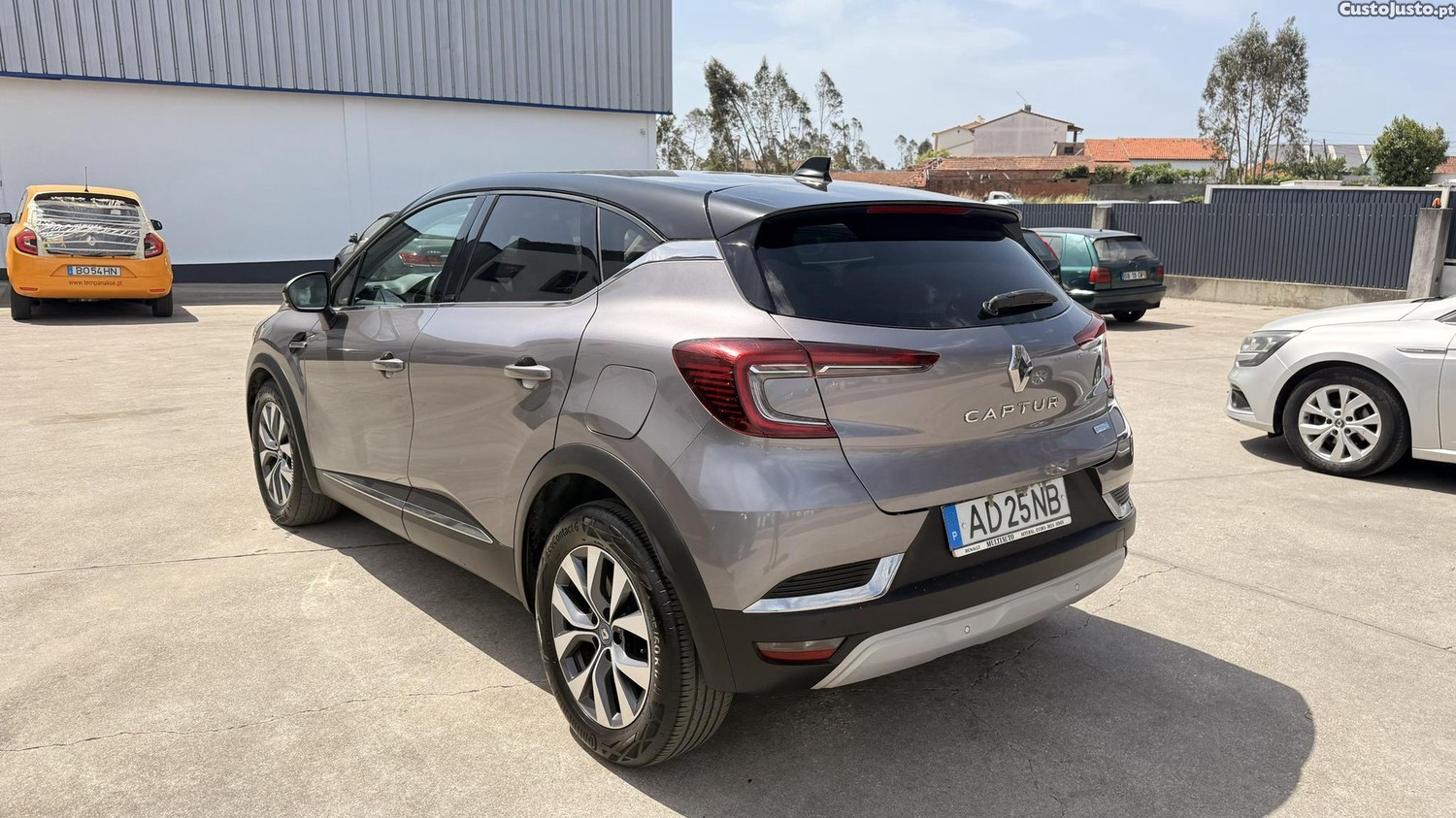 Renault Captur 1.6 E-Tech Full Hybrid de 2020 — fotografia 15