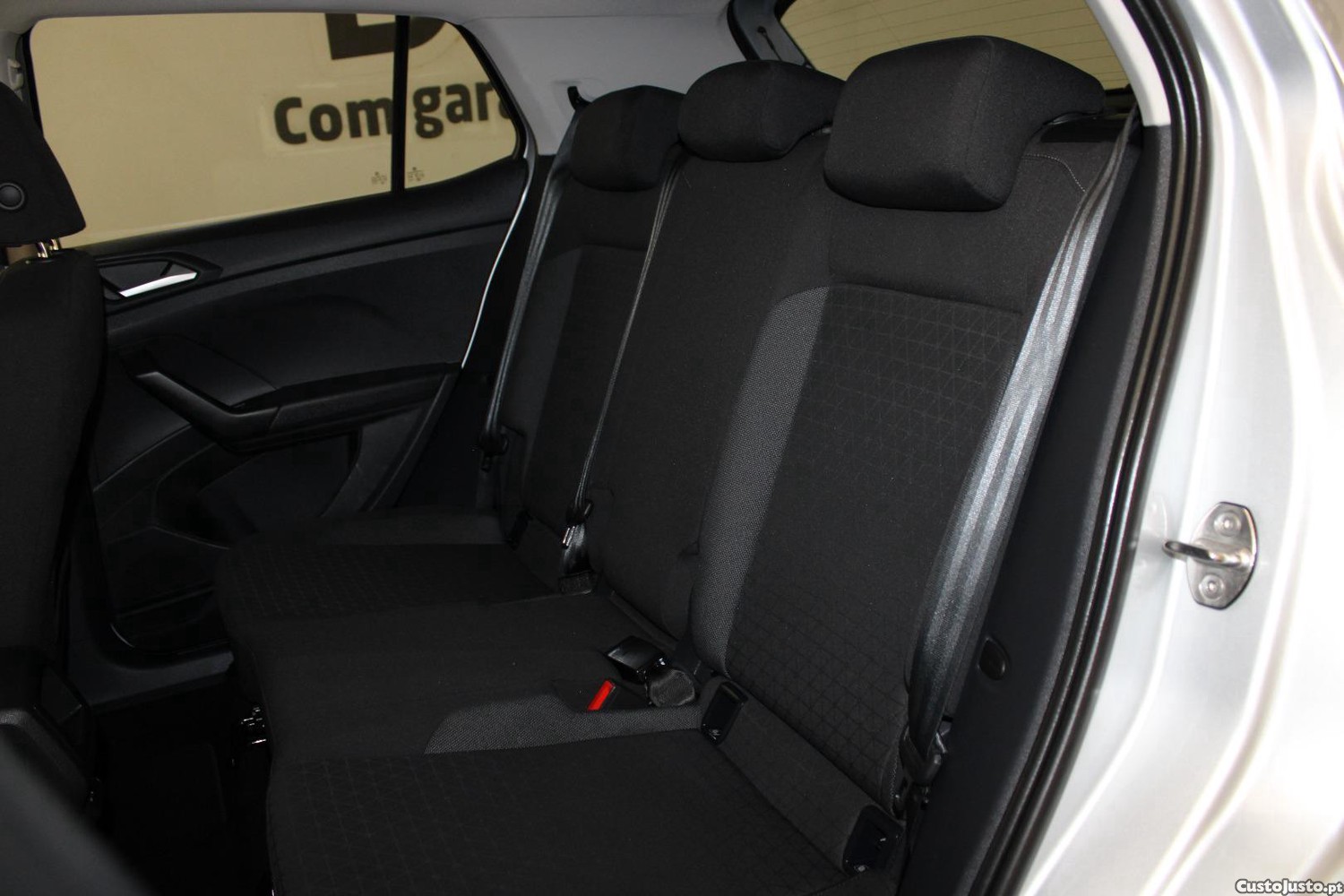 Volkswagen T-Cross 1.0 TSI LIFE — fotografia 2