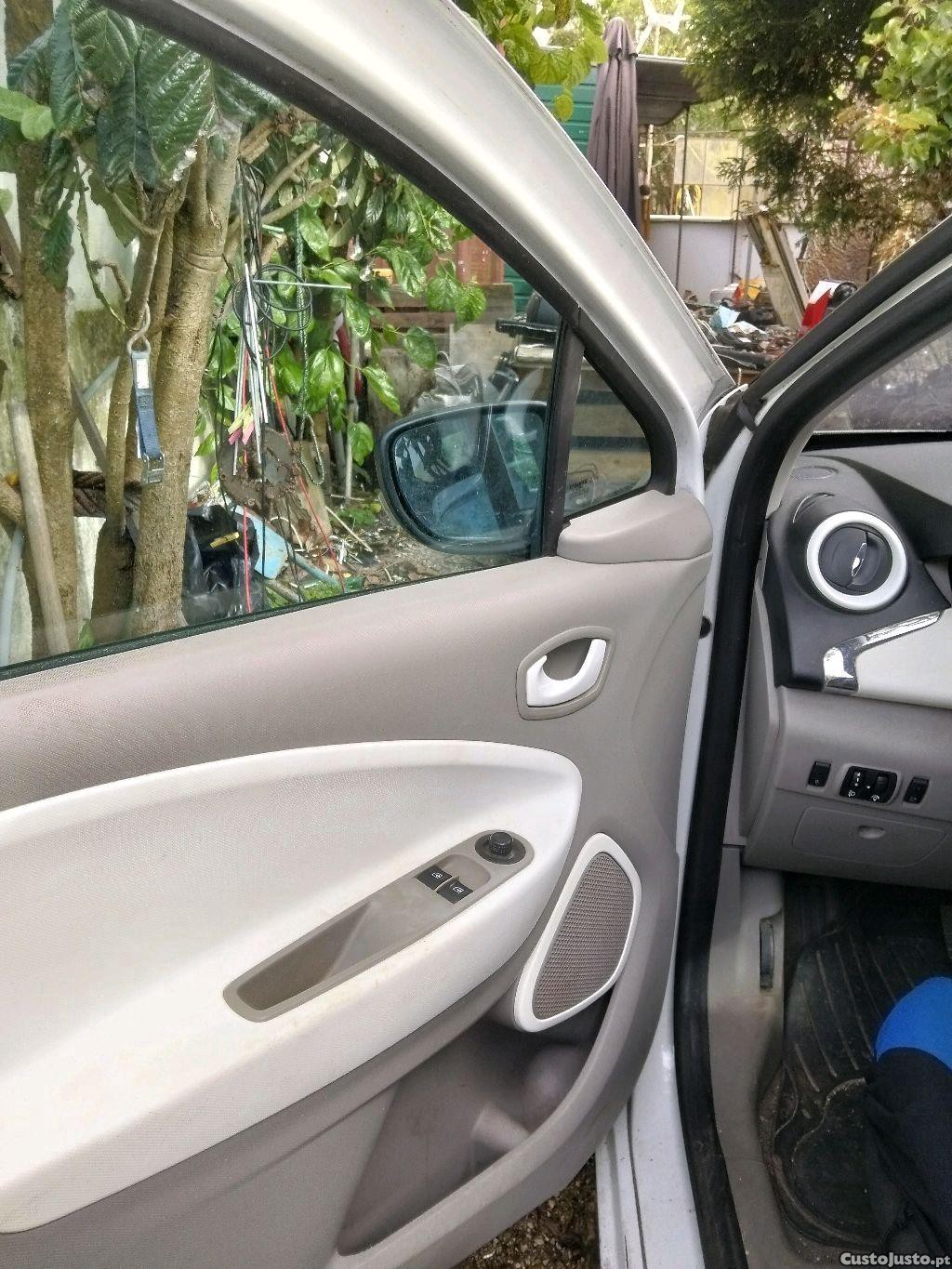 Renault Zoe life — fotografia 4
