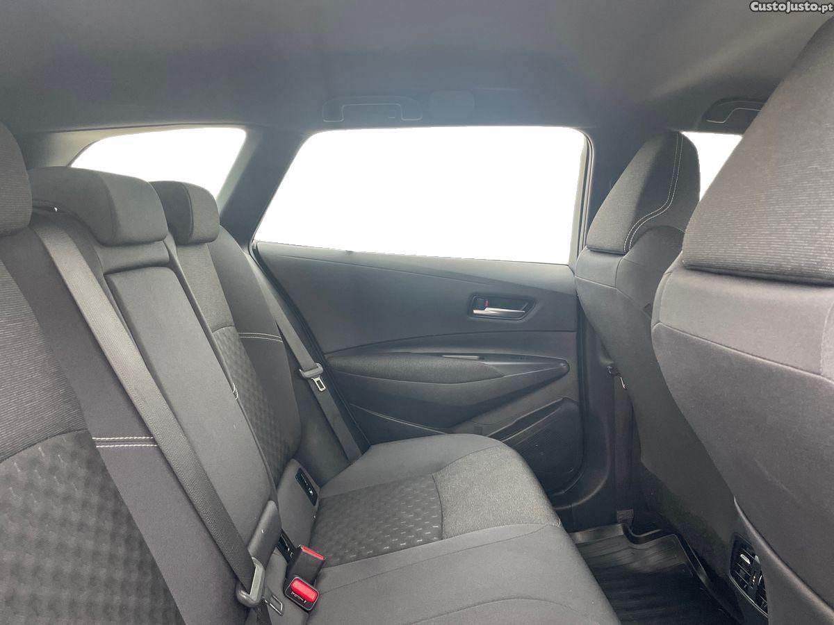 Toyota Corolla TS 1.8 Hybrid Comfort — fotografia 12