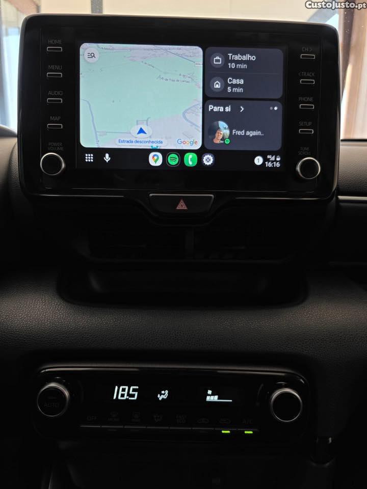 Toyota Yaris 1.5 HybridExclusive — fotografia 9