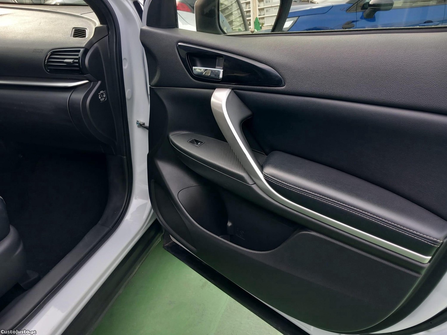 Mitsubishi Eclipse Cross 2.4 PHEV eStyle — fotografia 14