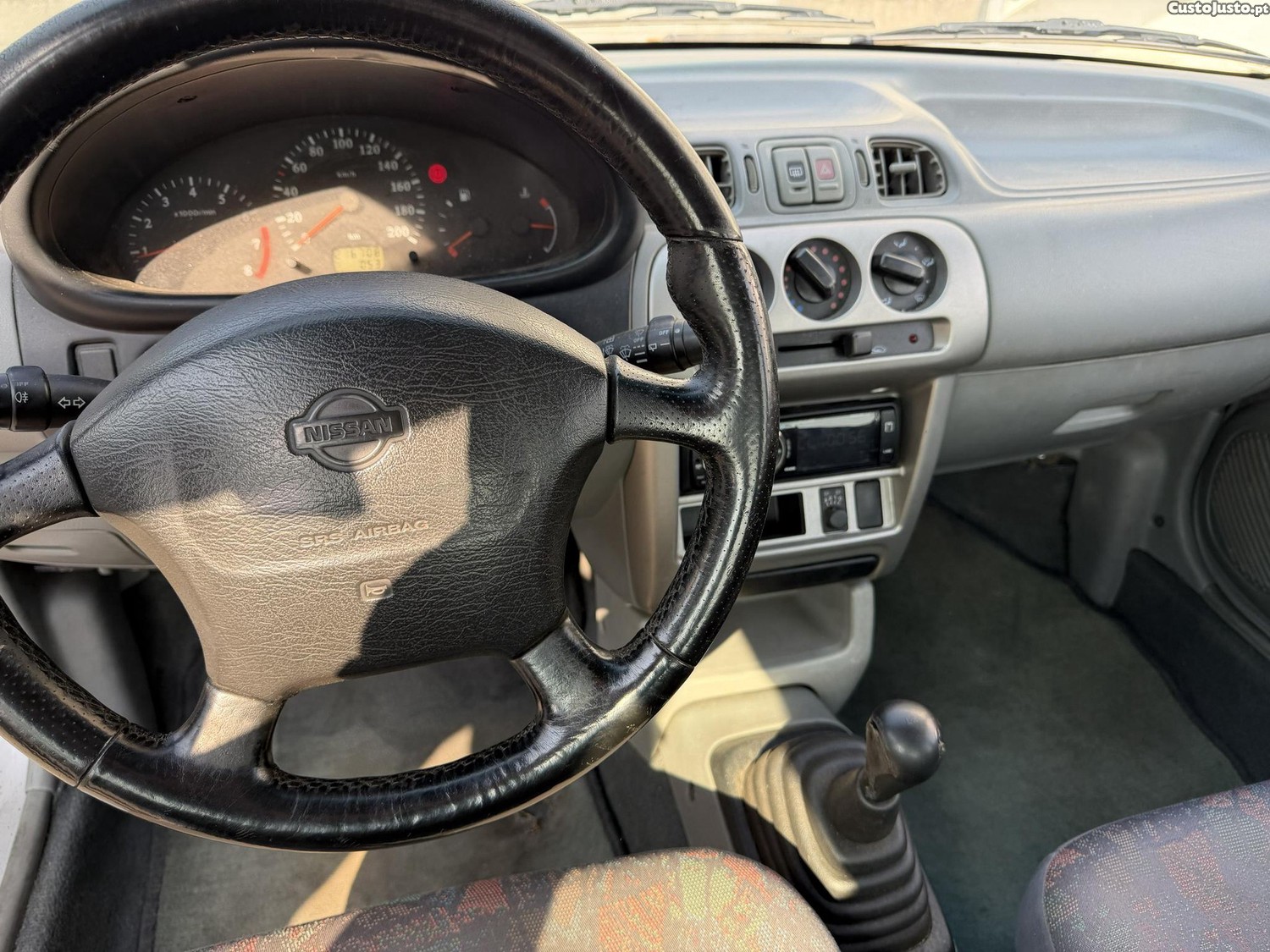 Nissan Micra 1.0i — fotografia 3