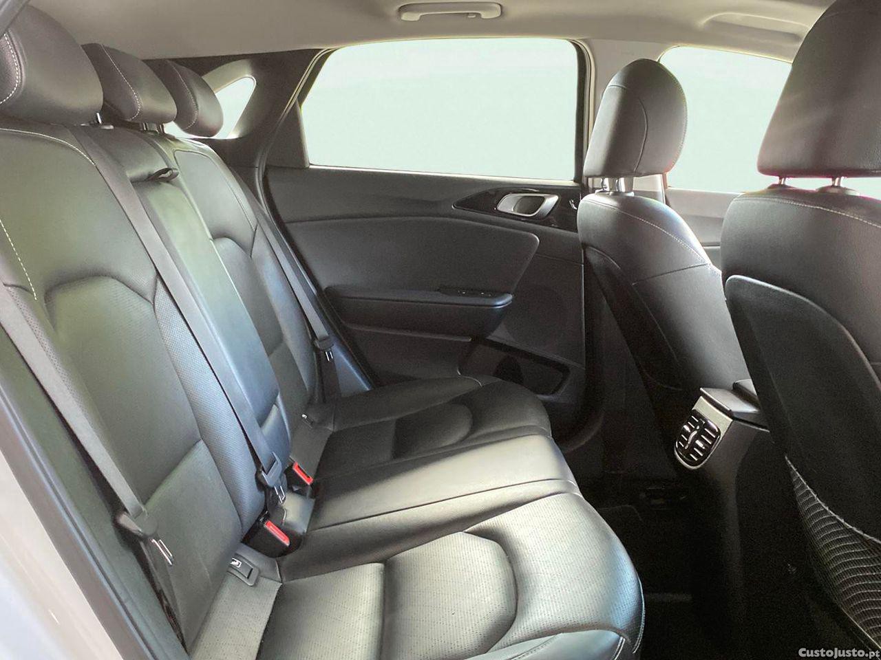 Kia Ceed 1.4 T-GDI TX+SRF 7DCT — fotografia 4