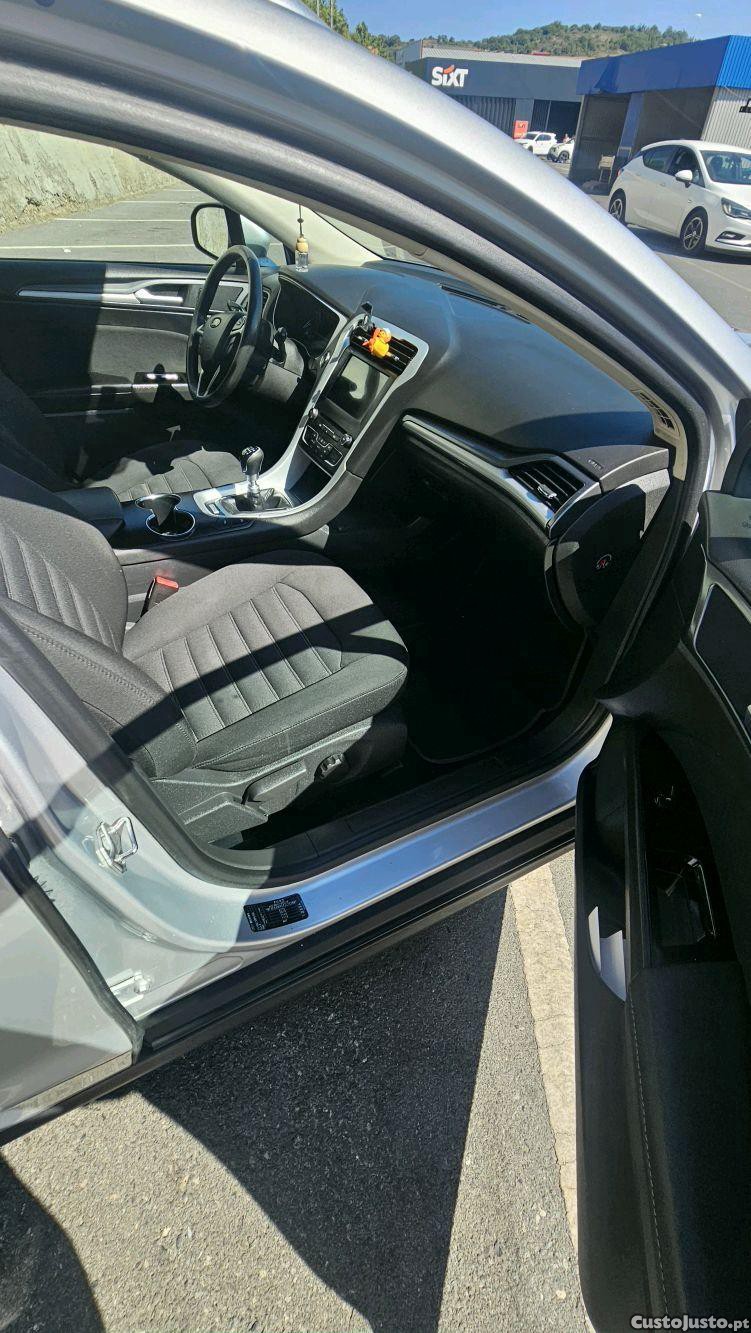 Ford Mondeo SW 1.5 TDCI — fotografia 8