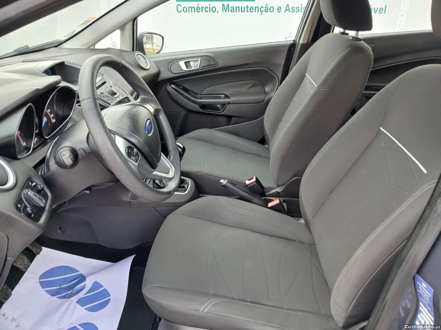 Ford Fiesta 1.5 tdci trend — fotografia 12