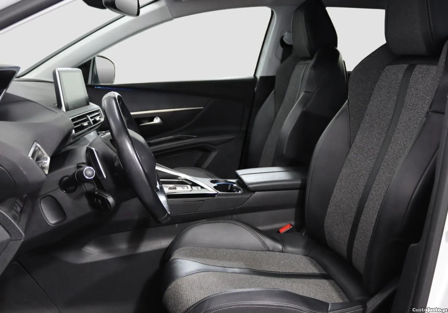Peugeot 5008 PureTech 130 EAT8 Stop & Start Allure — fotografia 3