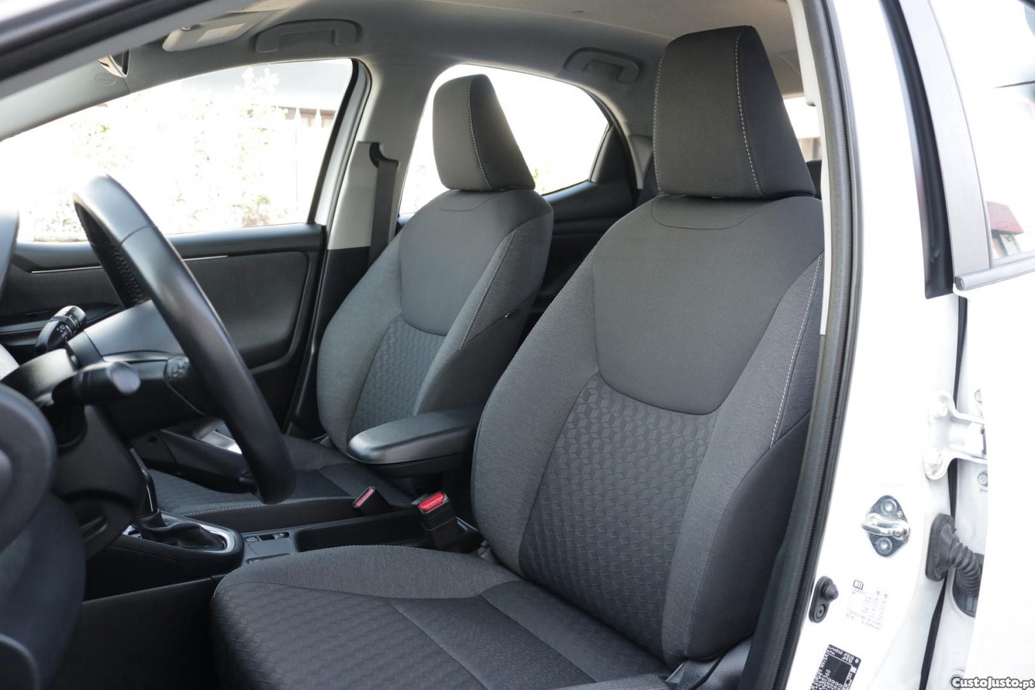 Toyota Yaris 1.5 HDF Comfort Plus Auto 115cv — fotografia 45