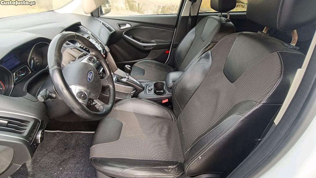 Ford Focus 1.6 tdci — fotografia 2