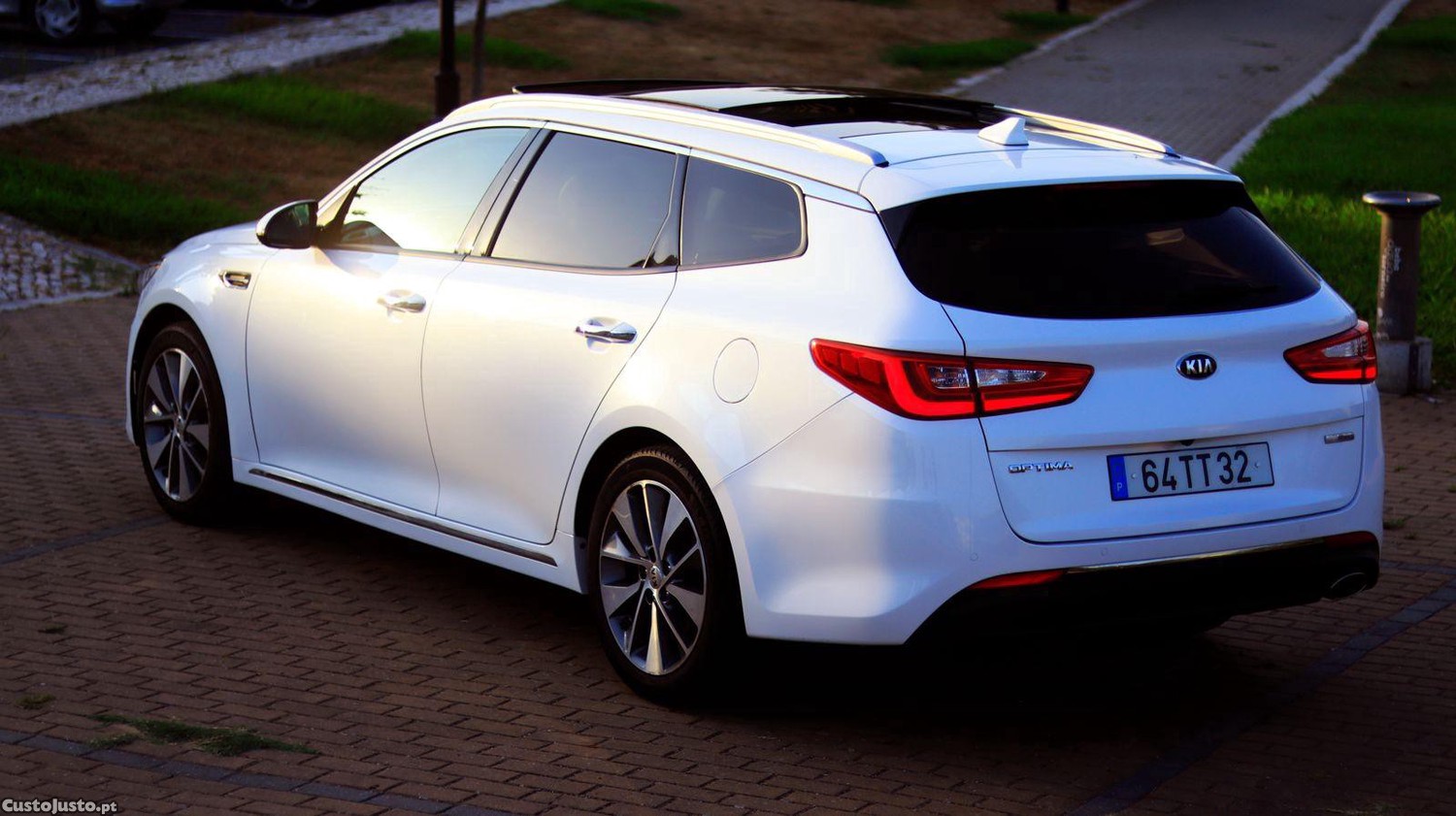 Kia Optima 1.7 — fotografia 10