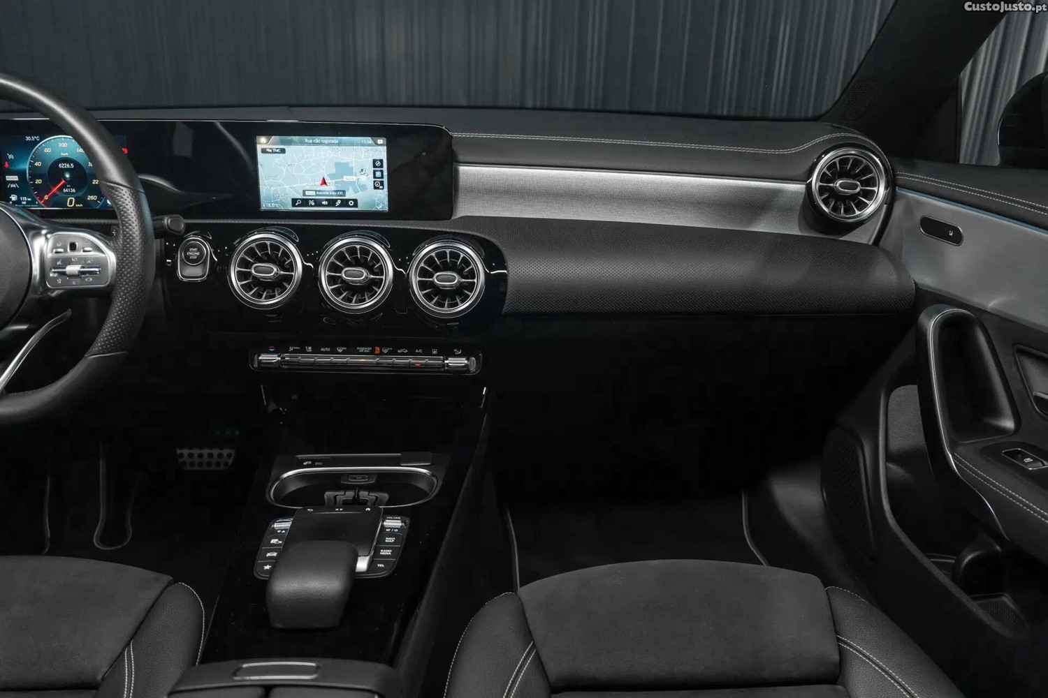 Mercedes-Benz CLA 250 e Shooting Brake AMG Line — fotografia 18