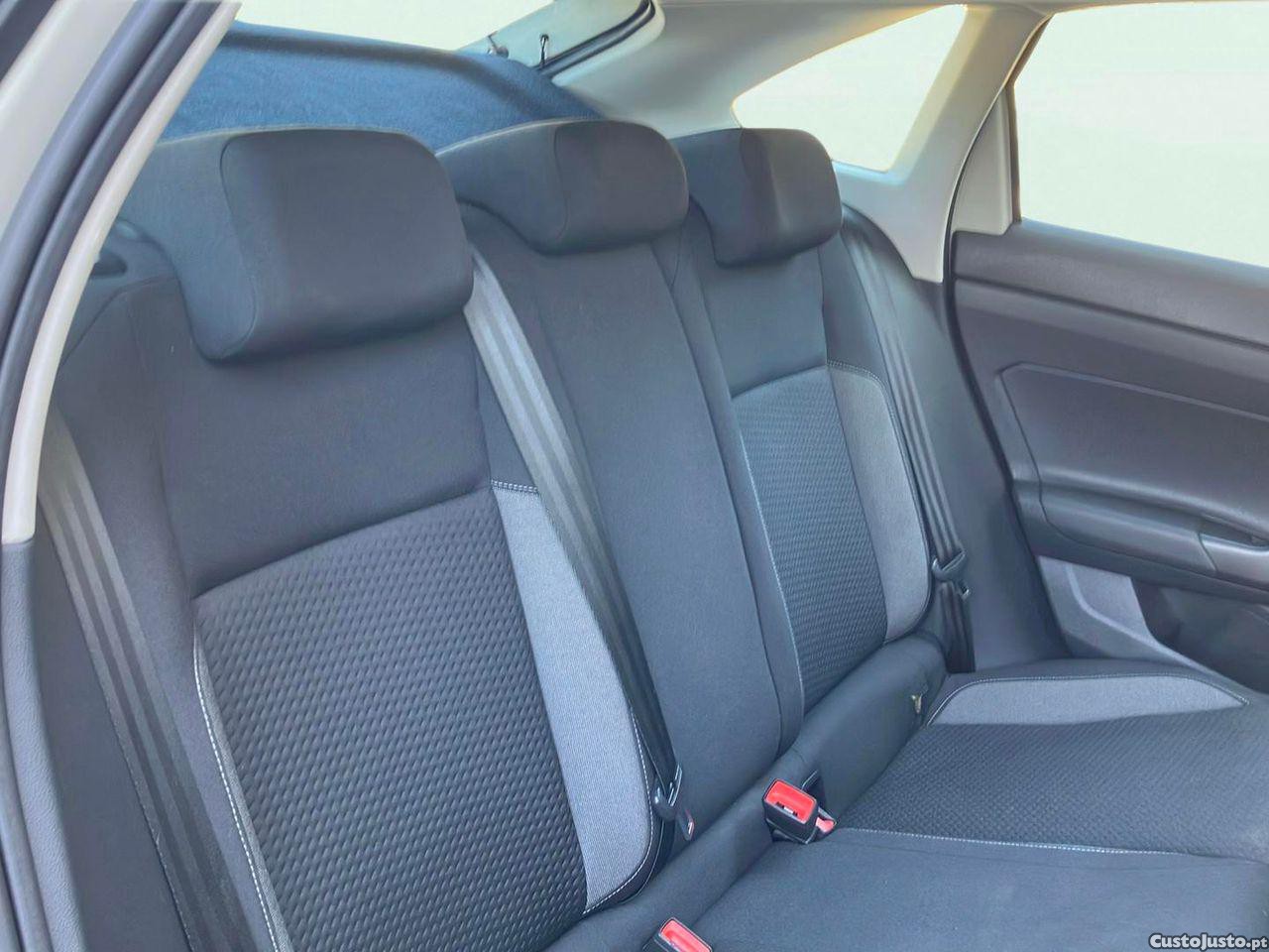 Volkswagen Taigo 1.0 TSI Life — fotografia 3