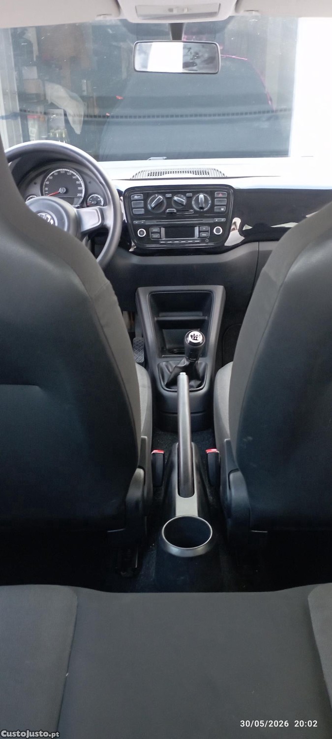 Volkswagen Up! 5 portas — fotografia 4