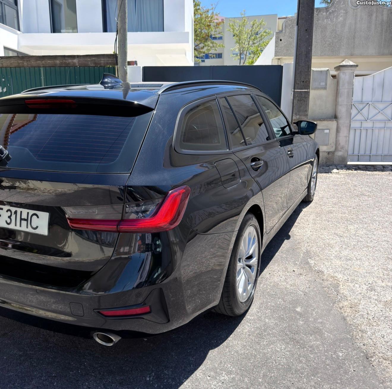 BMW 320 Touring Auto — fotografia 5