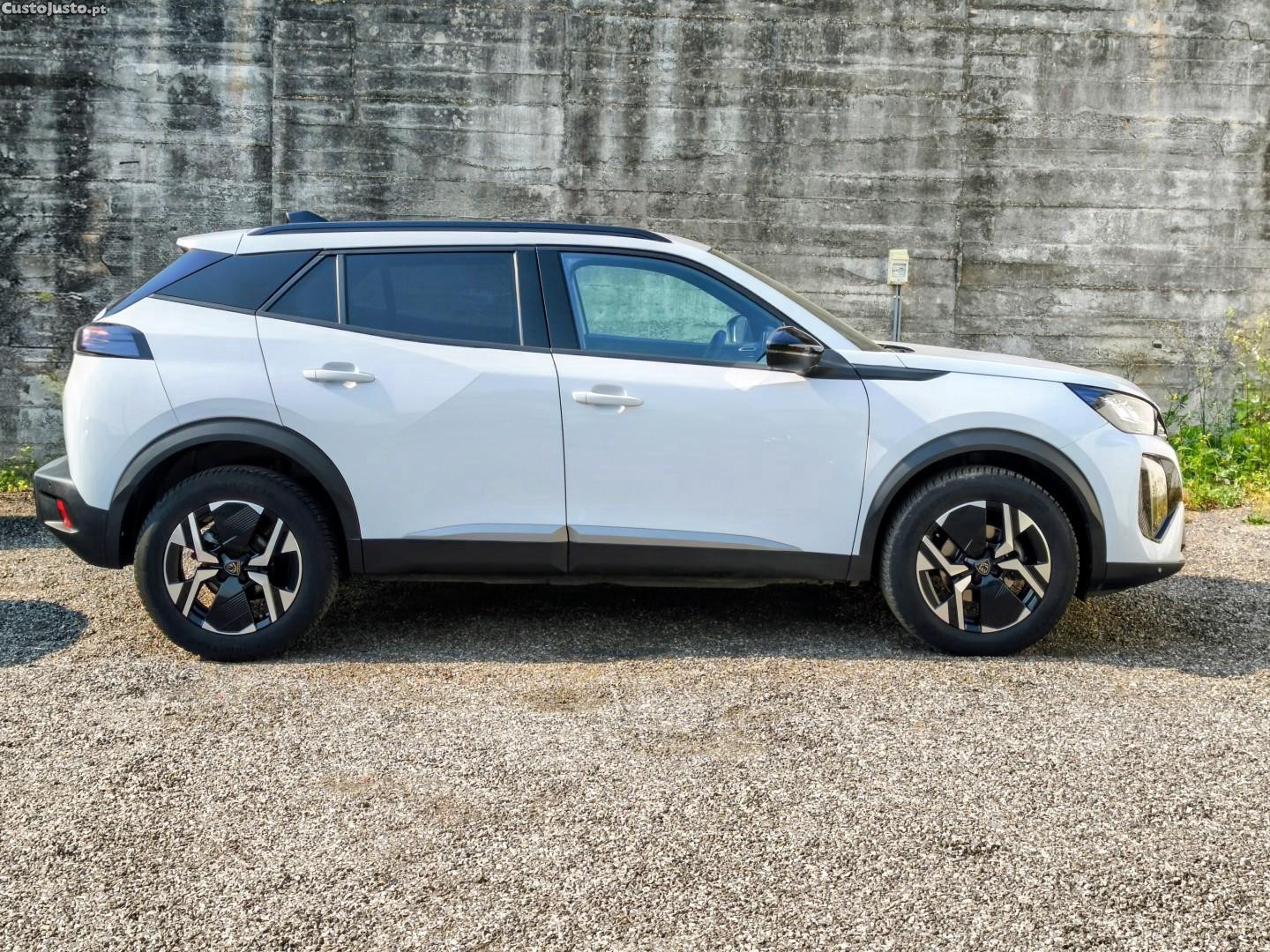 Peugeot 2008 TURBO 100 Allure — fotografia 10
