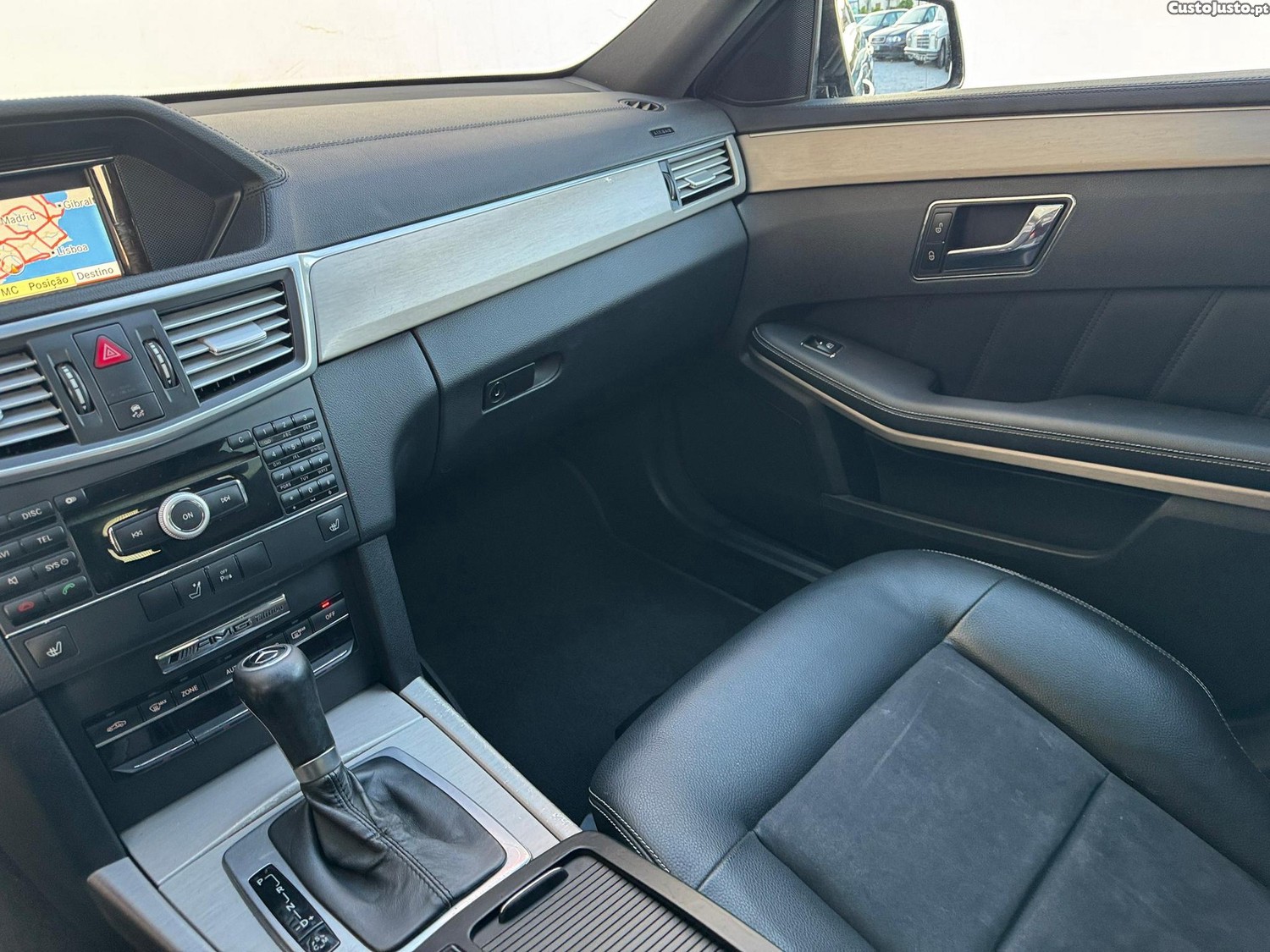 Mercedes-Benz E 250 AMG cx.7G Tronic — fotografia 5