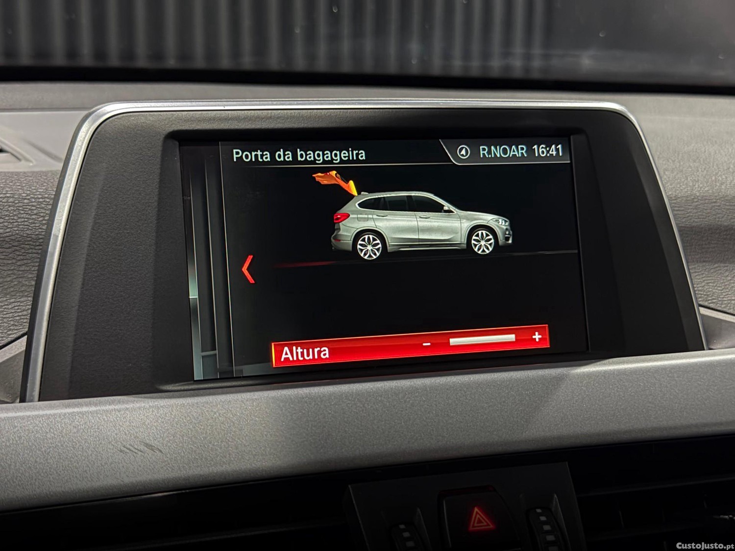 BMW X1 16 d sDrive Auto — fotografia 3