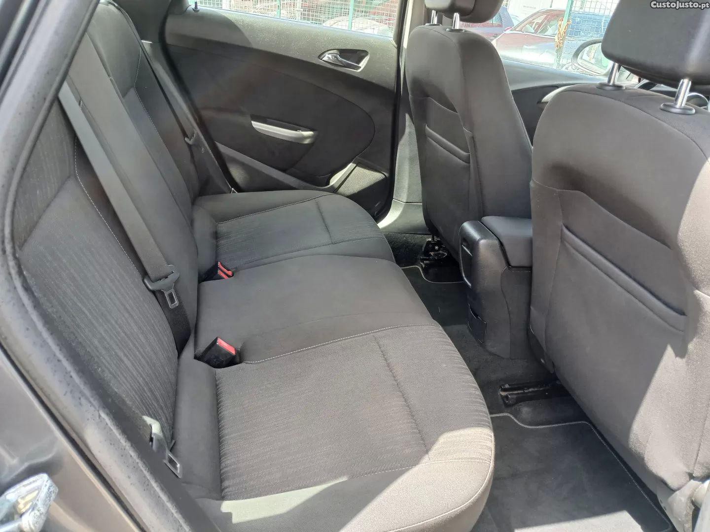 Opel Astra 1.7 cdti enjoy — fotografia 6