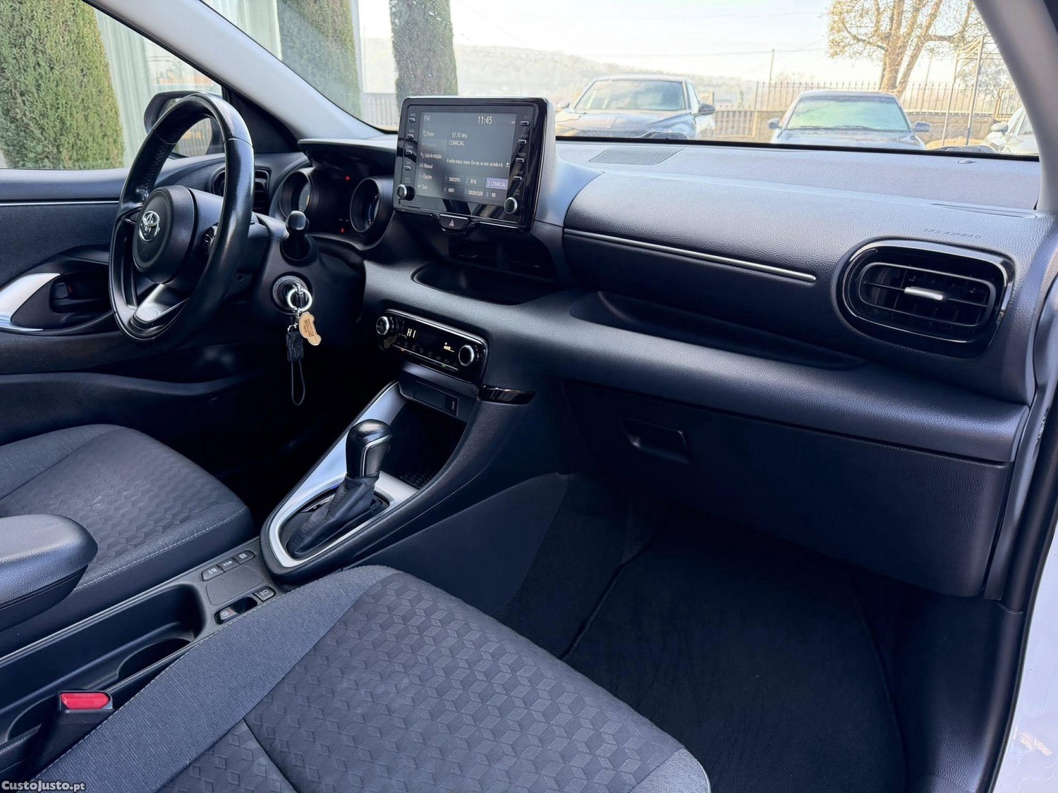 Toyota Yaris 1.5 HybridExclusive — fotografia 5