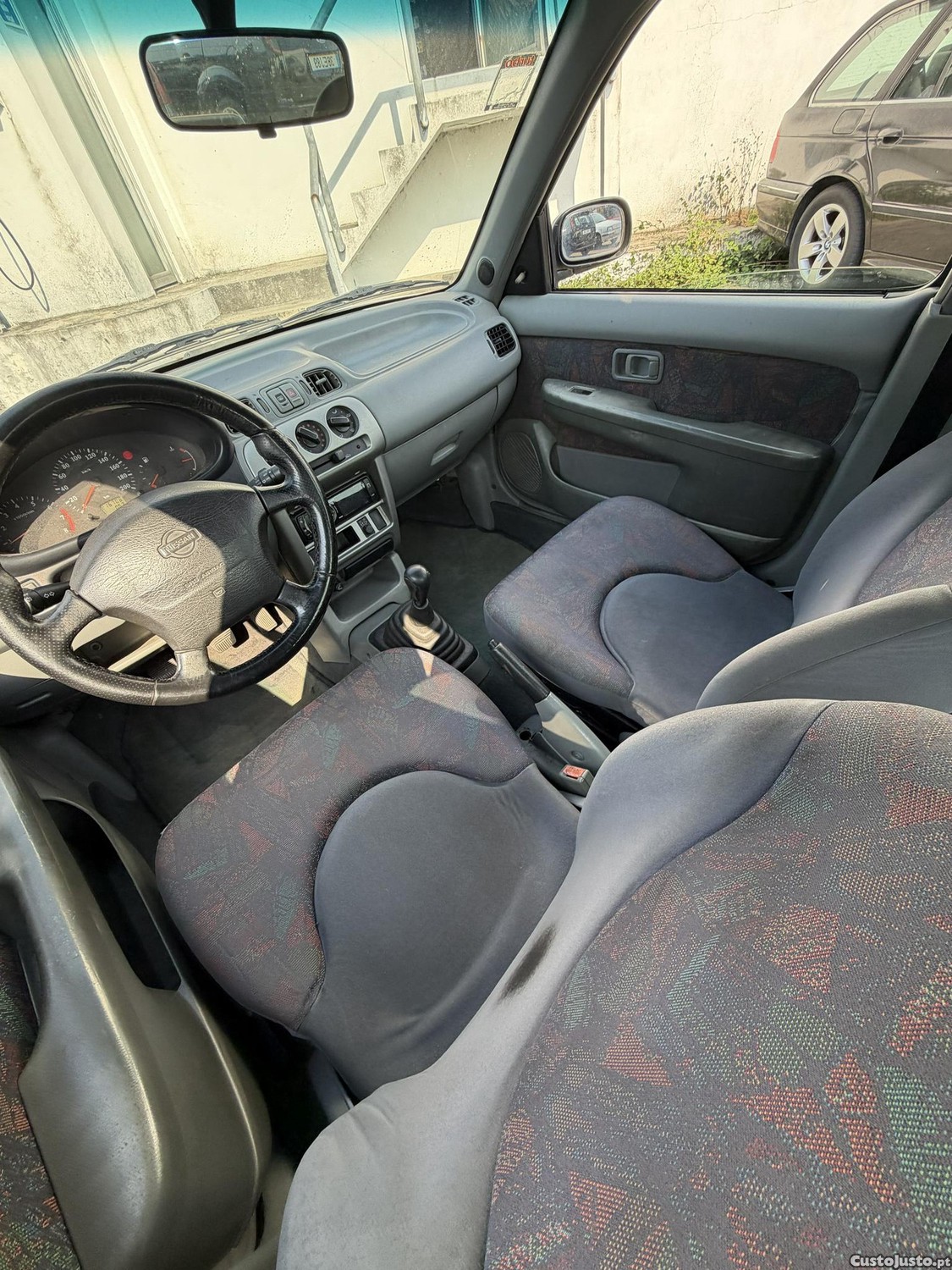 Nissan Micra 1.0i — fotografia 6