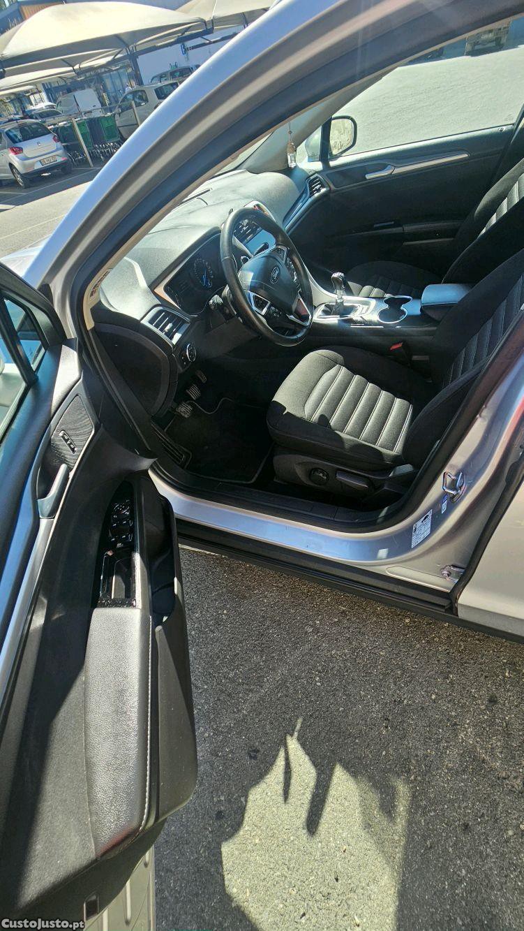 Ford Mondeo SW 1.5 TDCI — fotografia 4