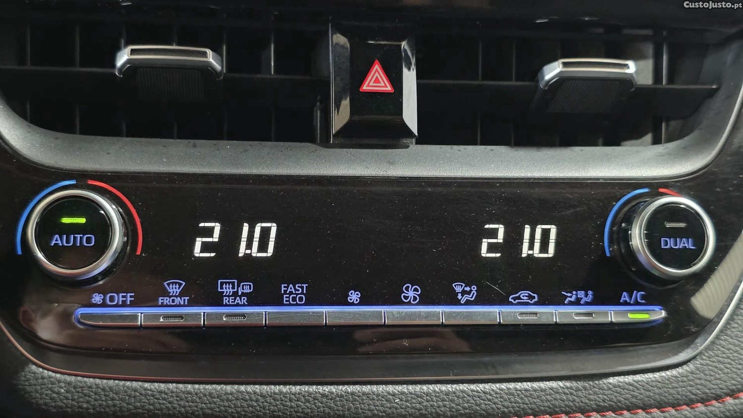 Toyota Corolla 2.0 Hybrid Exclusive — fotografia 8