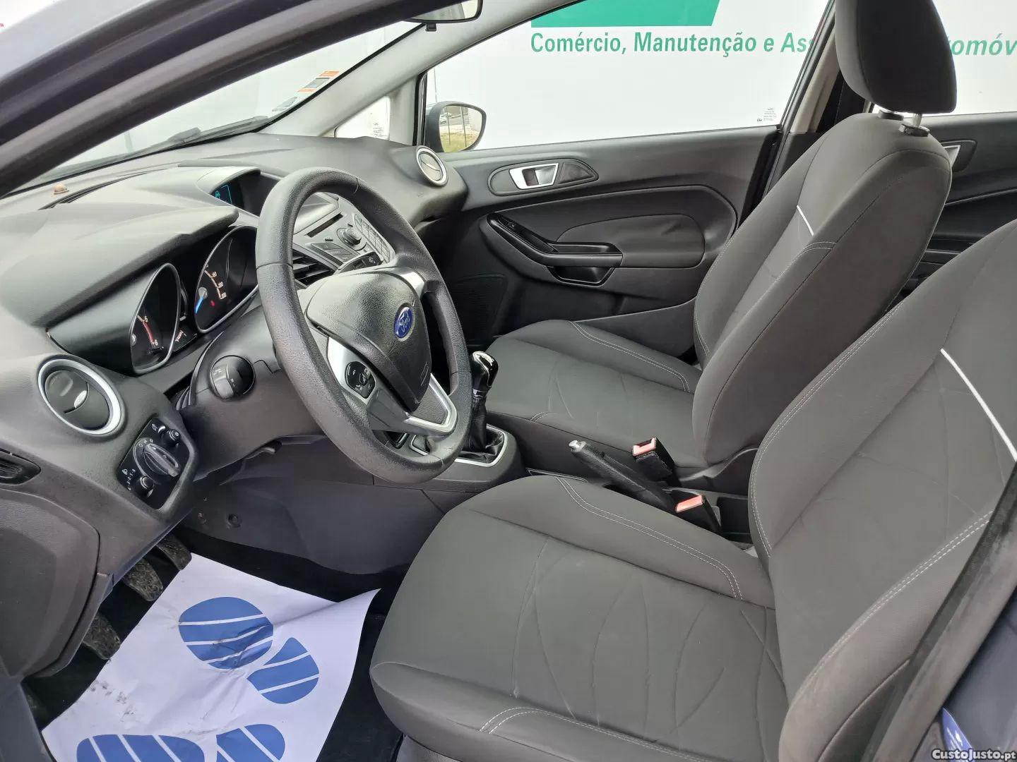 Ford Fiesta 1.5 tdci trend — fotografia 10