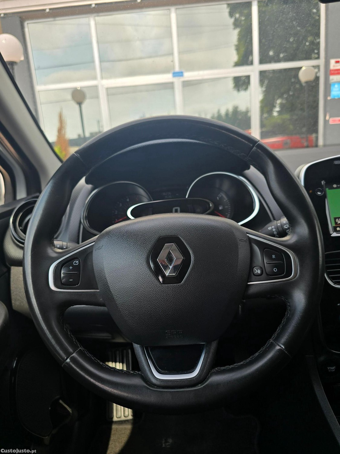 Renault Clio 1.5 dCi Limited Edition — fotografia 12