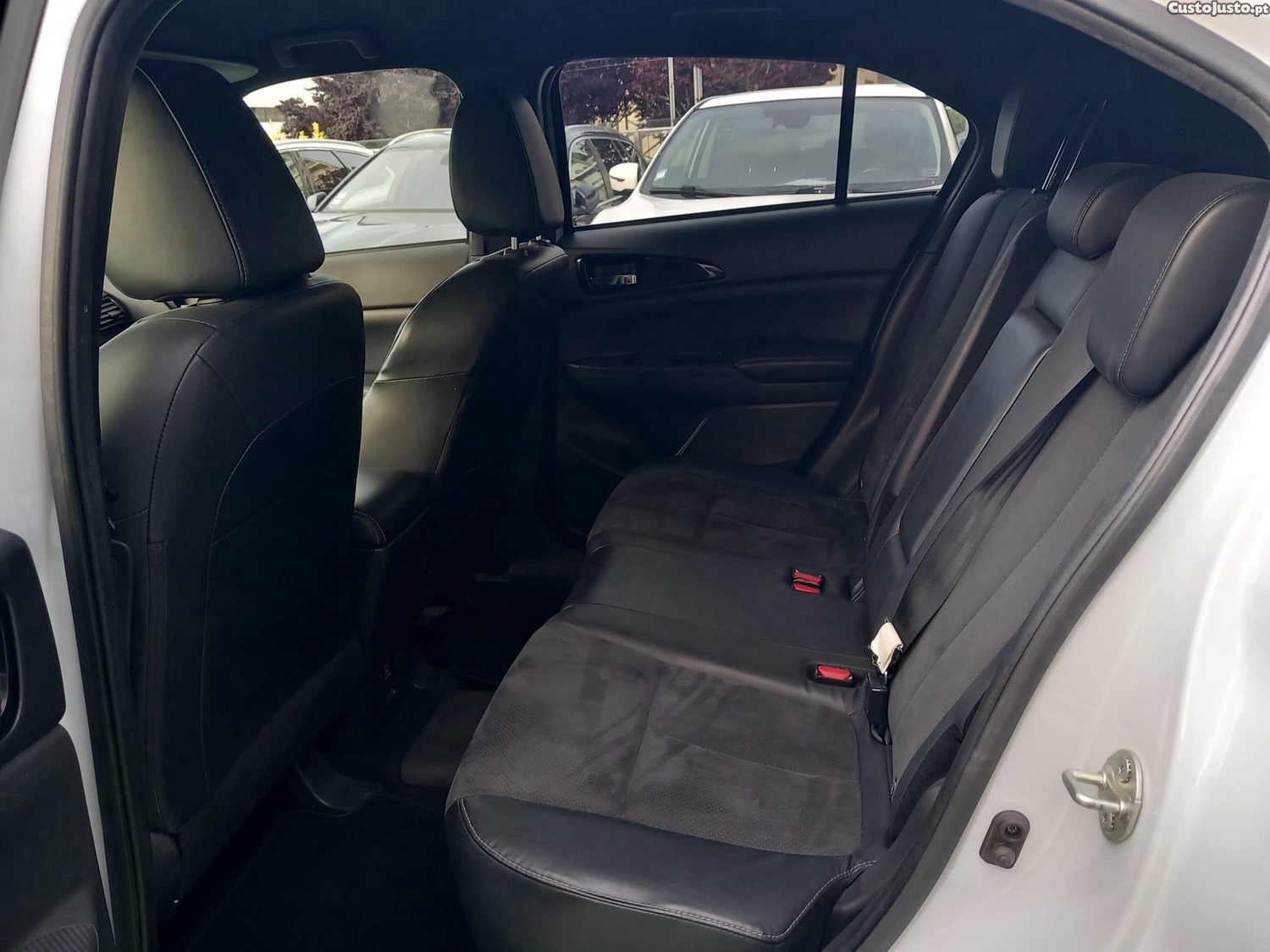 Mitsubishi Eclipse Cross 2.4 PHEV eStyle — fotografia 3