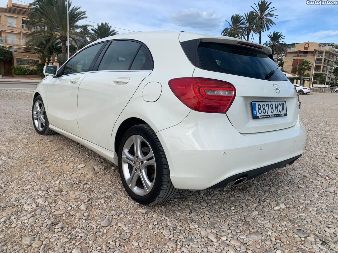 Mercedes-Benz A 180 1.6 turbo — fotografia 8