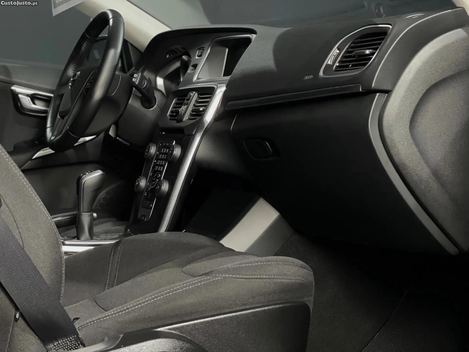 Volvo V40 2.0 D2 Kinetic Eco — fotografia 9