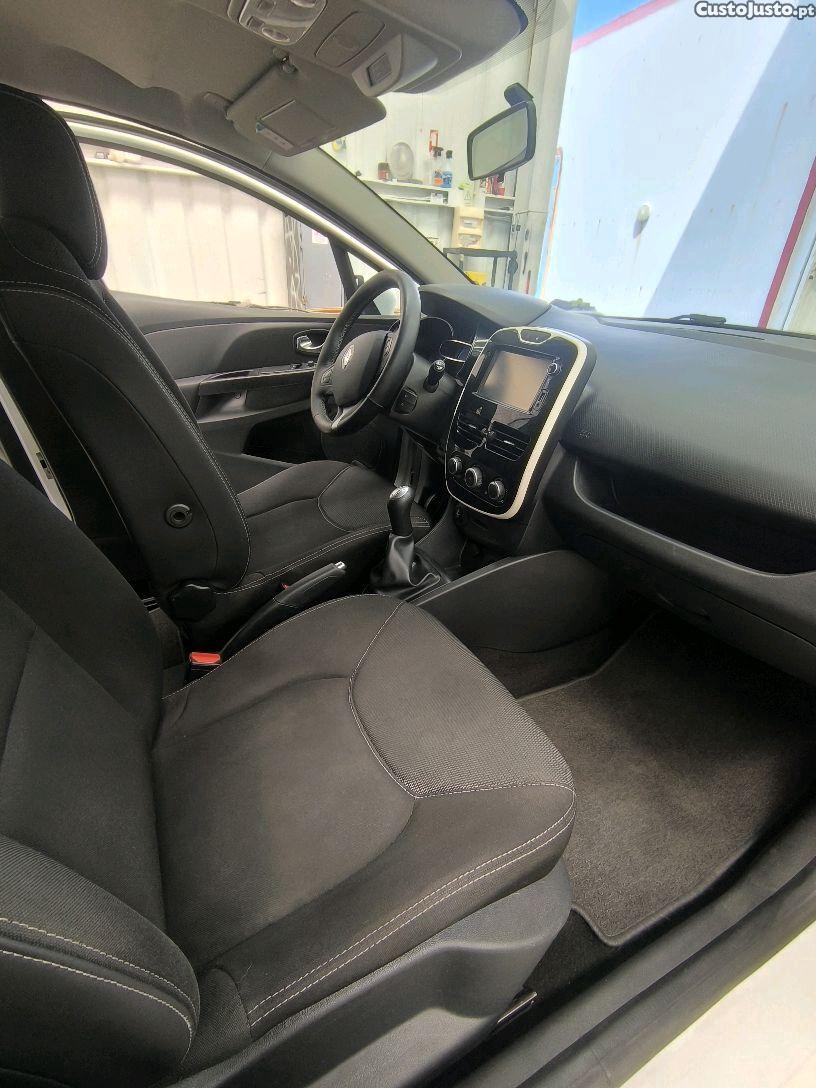 Renault Clio 4 1.5 dCi — fotografia 4