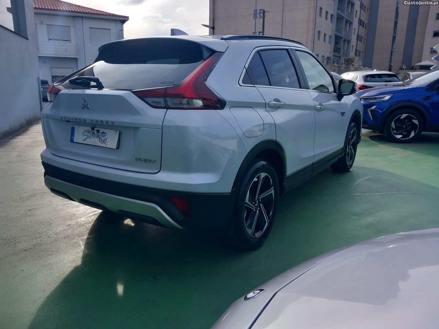 Mitsubishi Eclipse Cross 2.4 PHEV eStyle — fotografia 19