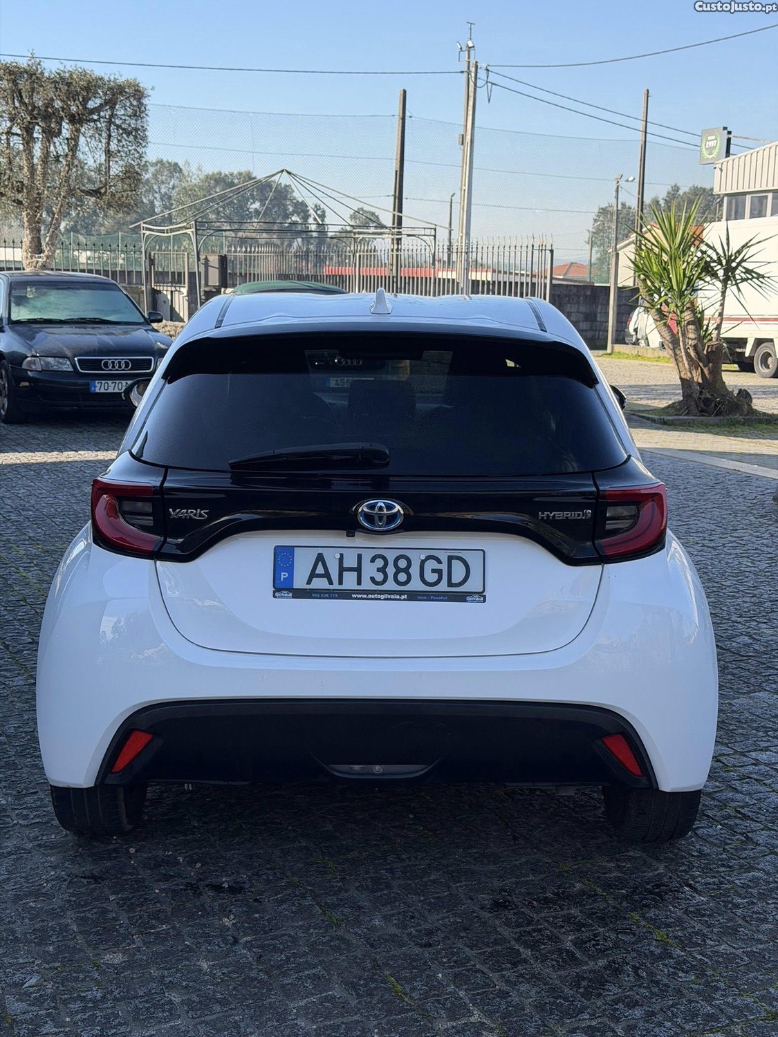Toyota Yaris 1.5 HybridExclusive — fotografia 14