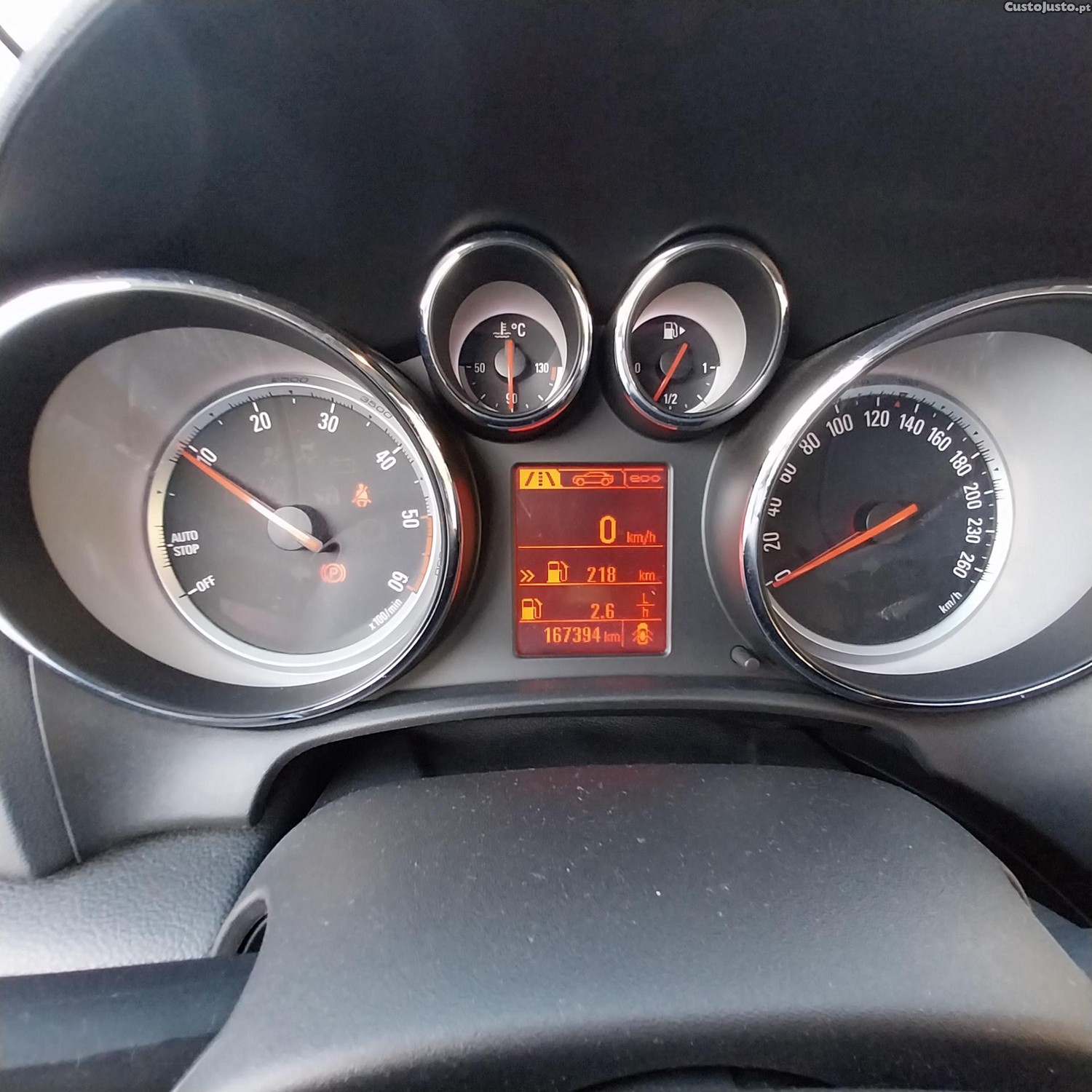 Opel Astra Sports Tourer — photo 4