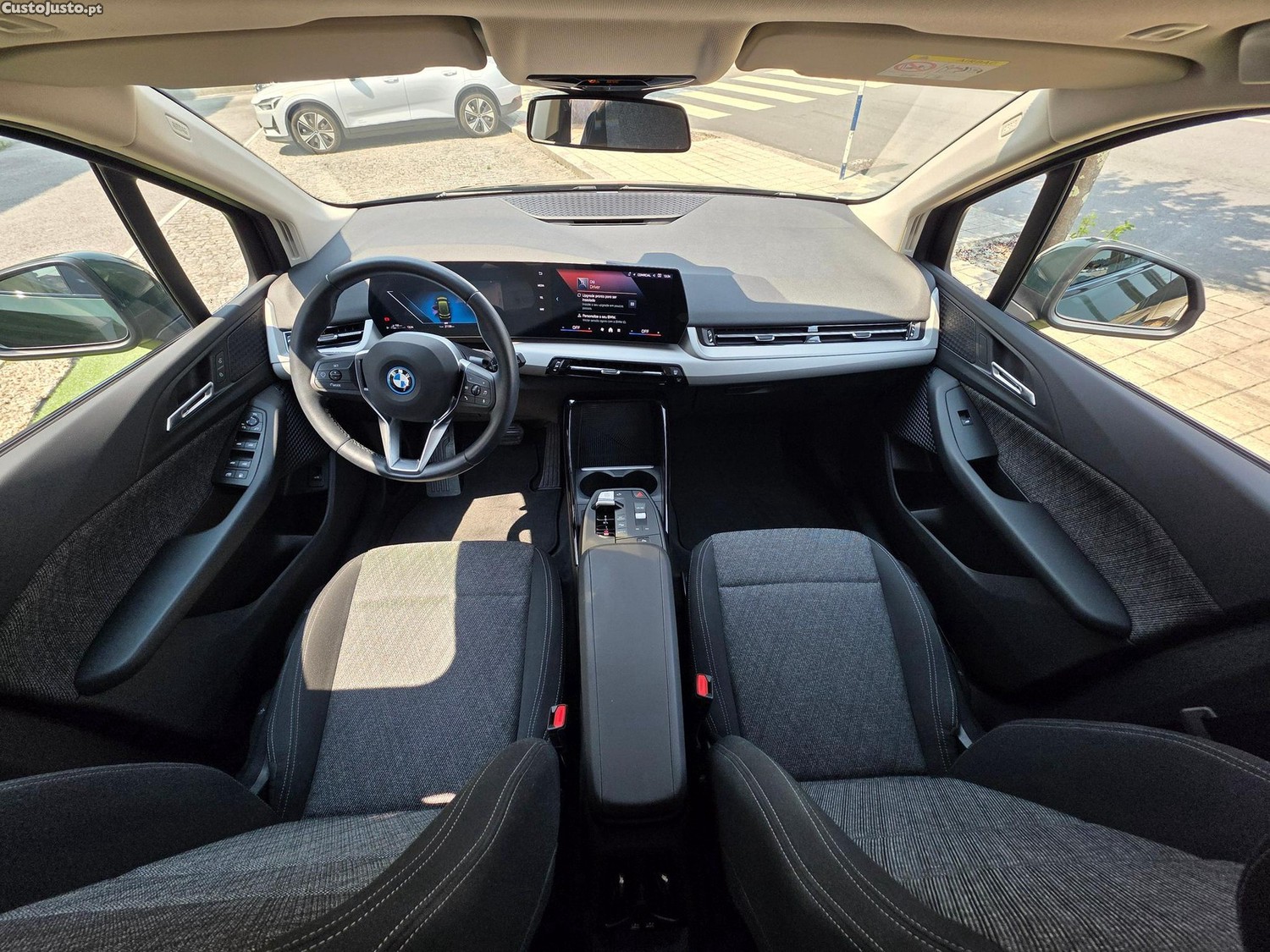 BMW 225 Active Tourer XE e xDrive Edição Optimized — fotografia 8