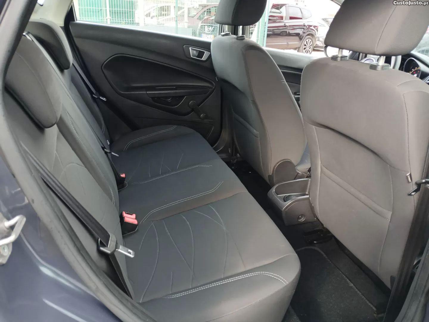 Ford Fiesta 1.5 tdci trend — fotografia 7