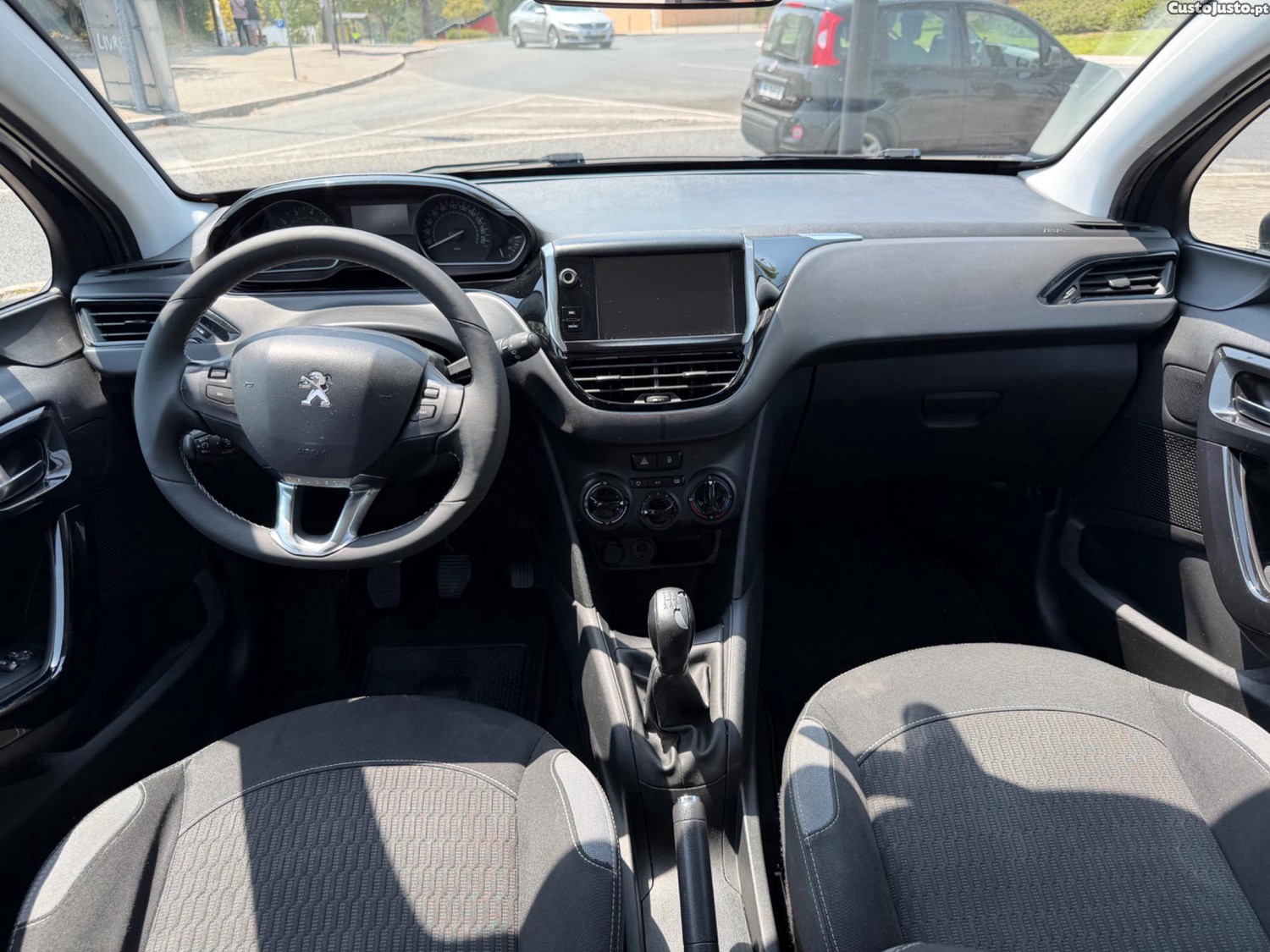 Peugeot 208 1.2 PURETECH ACTIVE — fotografia 9