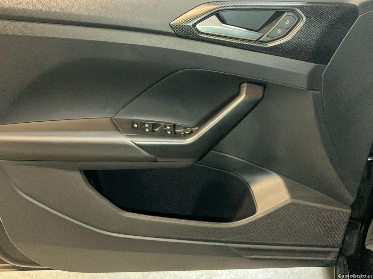Volkswagen T-Cross 1.0 TSI Life DSG — fotografia 3