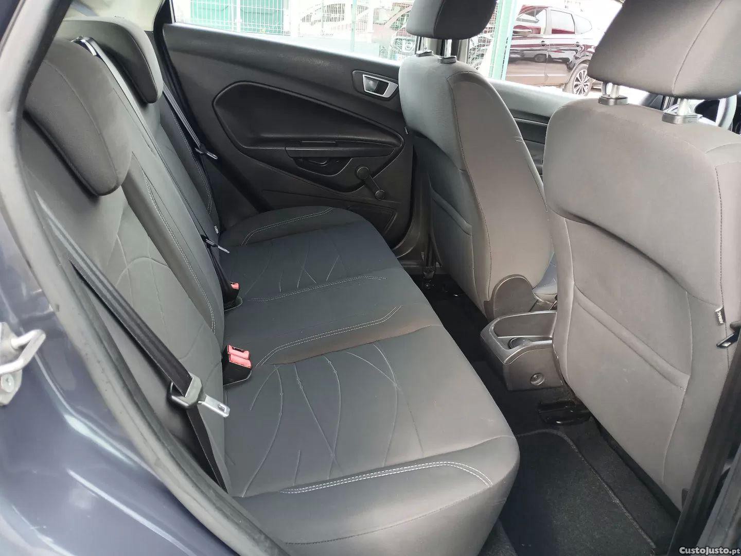 Ford Fiesta 1.5 tdci trend — fotografia 6