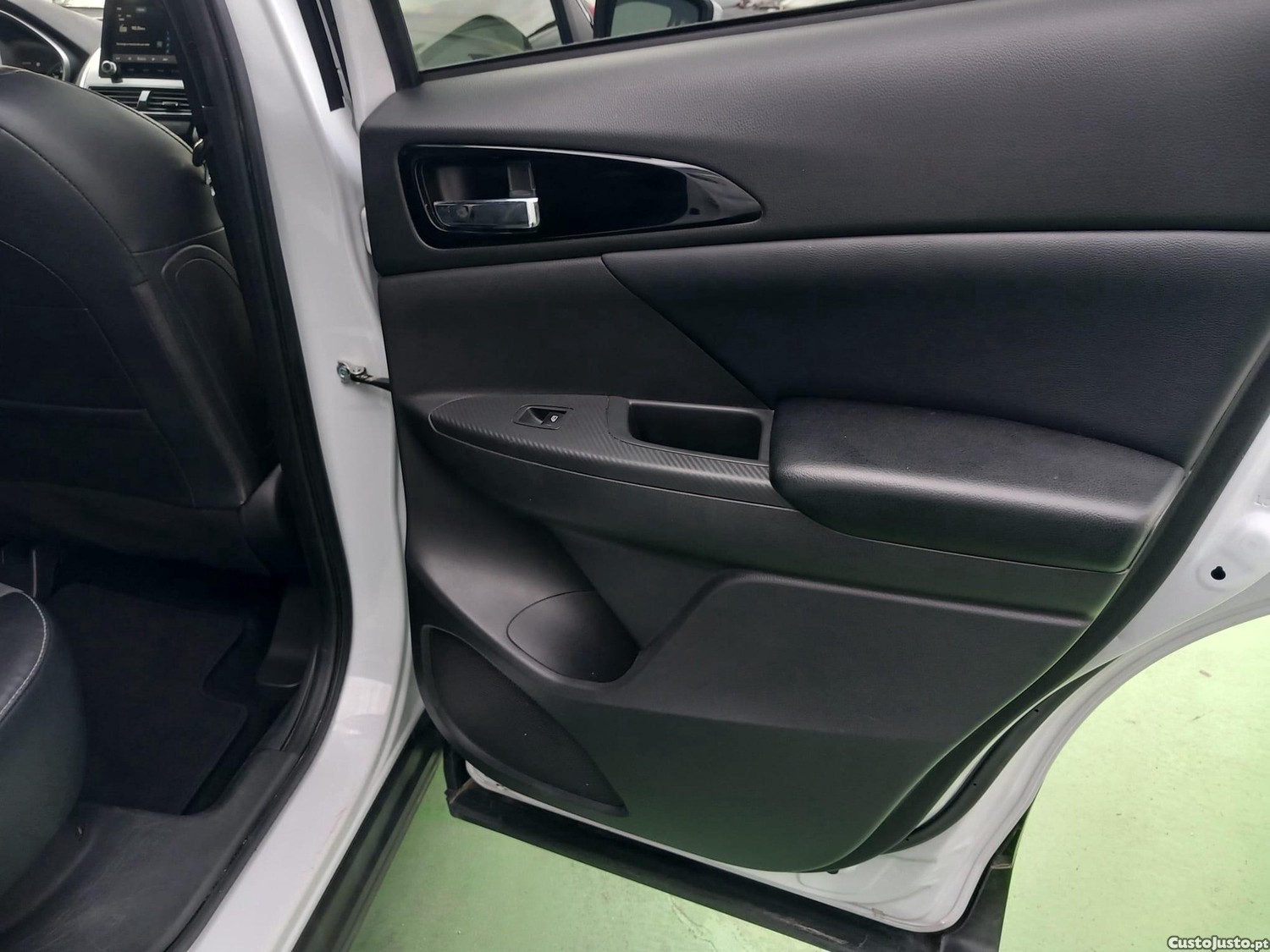 Mitsubishi Eclipse Cross 2.4 PHEV eStyle — fotografia 2