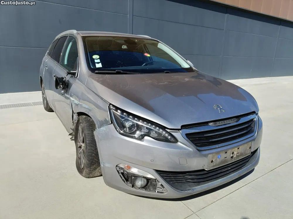 Peugeot 308 2.0 BlueHDi 150 (110 kW / 150 cv) [03.2014 - 06.2021] - 15 foto 3